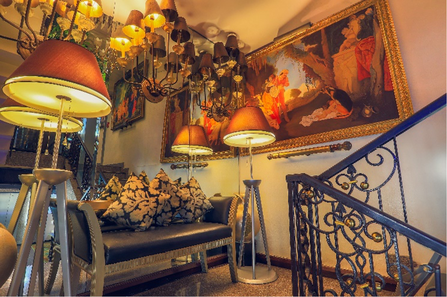 Diamond City Hotel